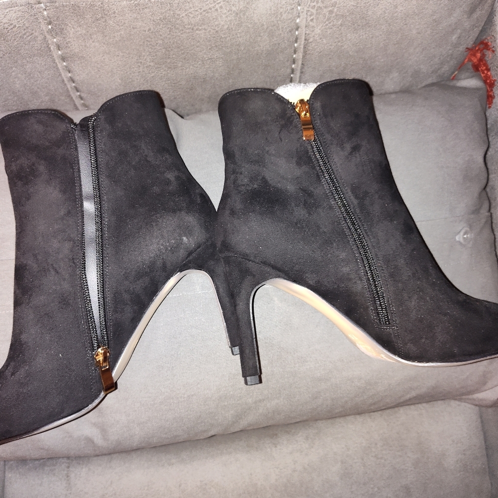Boots - Picture 6 of 6